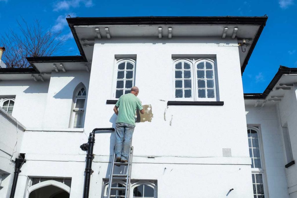 What Types of Equipment Do Painters in Oahu Need