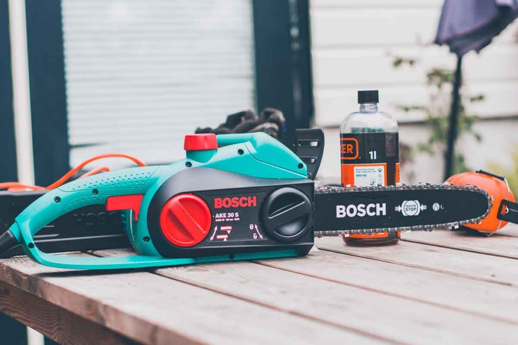 Chainsaw Not Cutting Straight Common Causes Homewares Insider
