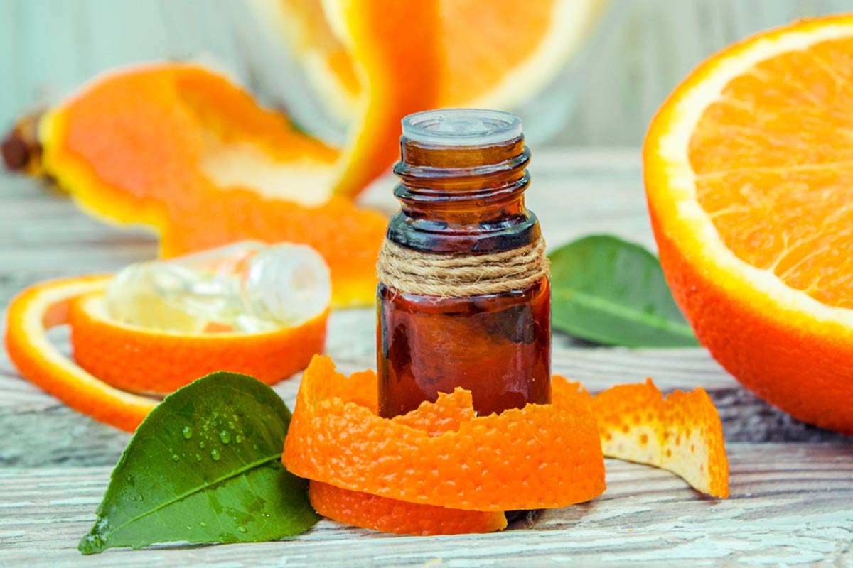 Orange essential oil for cleaning windows